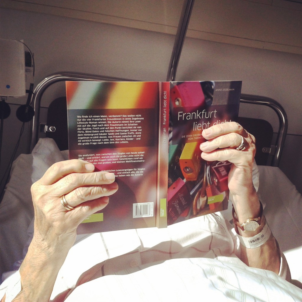 Oma liest Frankfurt liebt dich